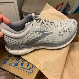 **NEW IN BOX** Brooks Ghost 13